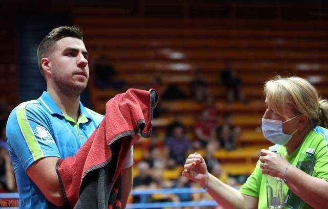 表现不仅为 表现不仅为